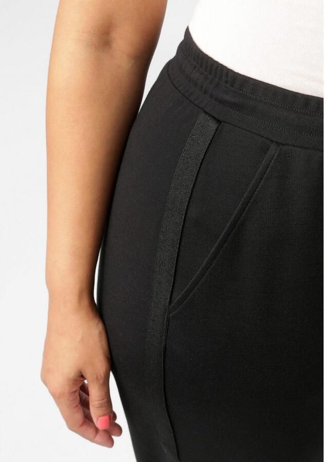 Aniston PLUS Sweatbroek met ton-sur-ton glitterstrepen nieuwe collectie - Foto 3