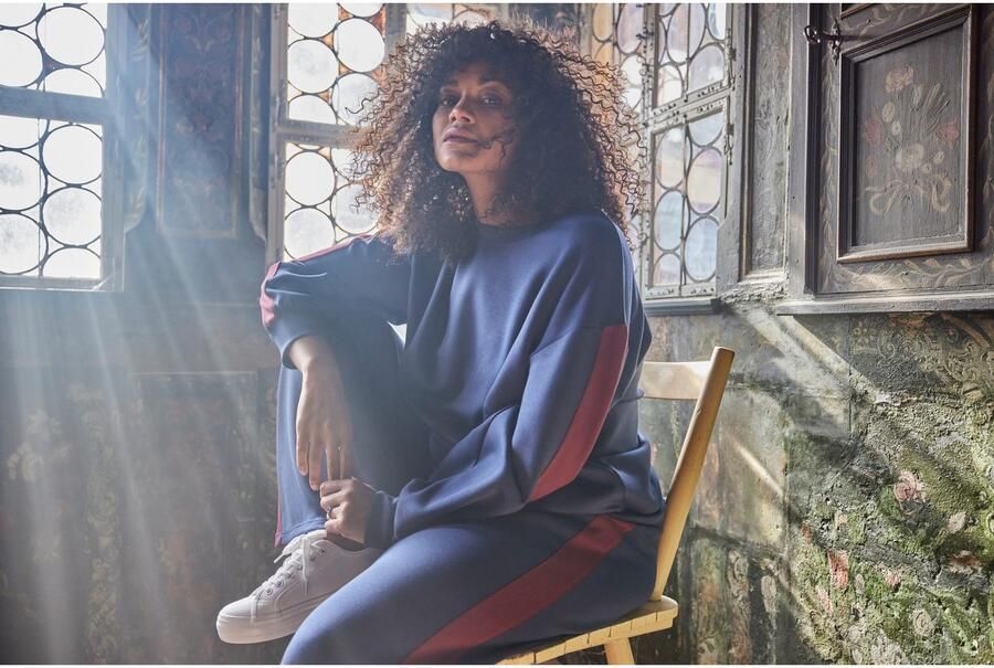 Aniston PLUS Sweatshirt met trendy strepen opzij nieuwe collectie