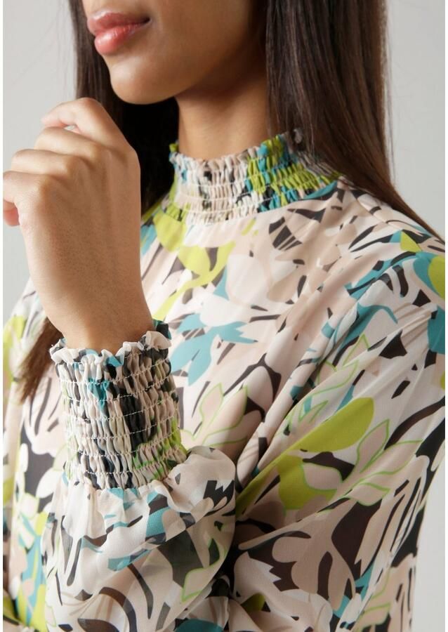 Aniston SELECTED Chiffon blouse met bladerenprint en gerimpelde borden - Foto 2