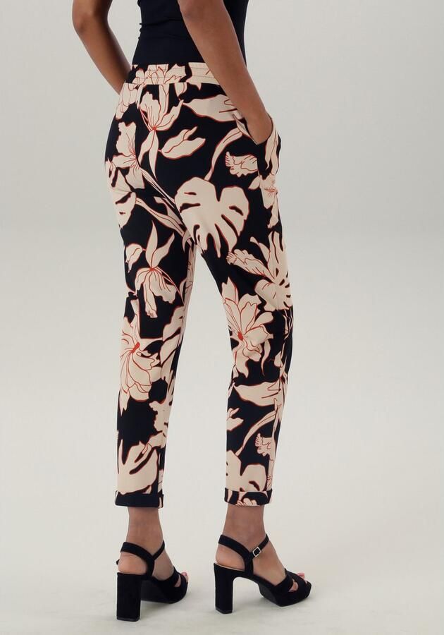 Aniston SELECTED Comfortbroek met grootvlak en abstract bloemenpatroon - Foto 4
