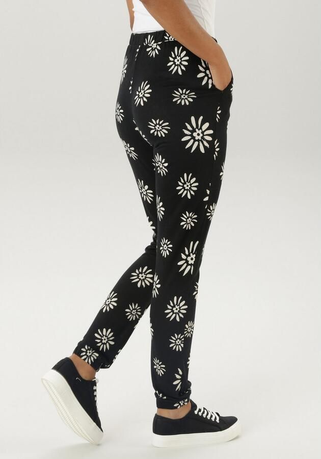 Aniston SELECTED Comfortbroek met trendy bloemenprint allover - Foto 3