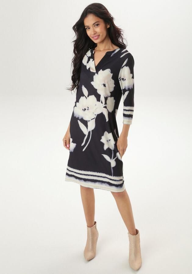 Aniston SELECTED Jerseyjurk bedrukt met grootvlak batikbloe en bloesems nieuwe collectie - Foto 4