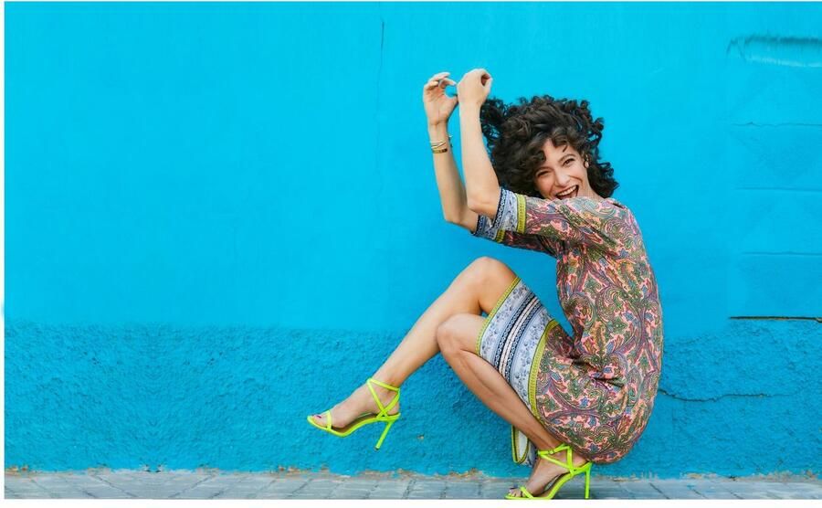 Aniston SELECTED Jerseyjurk met kleurrijk motief - Foto 5