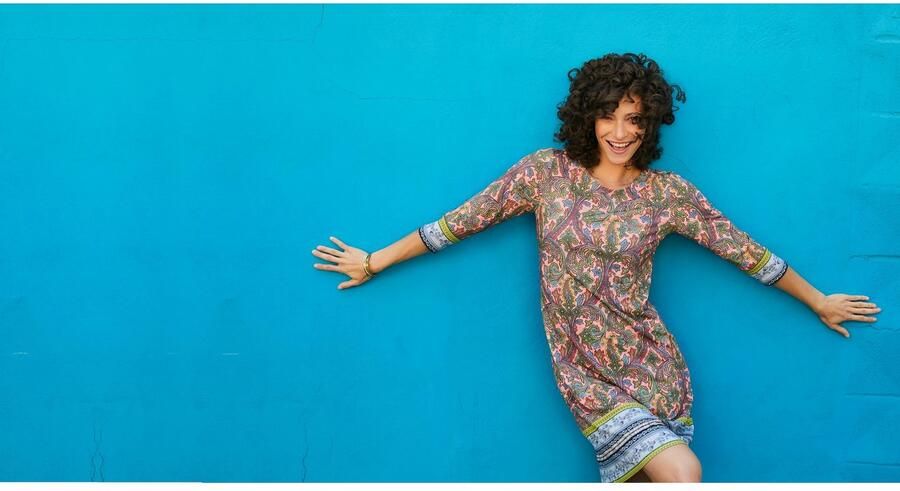 Aniston SELECTED Jerseyjurk met kleurrijk motief - Foto 8