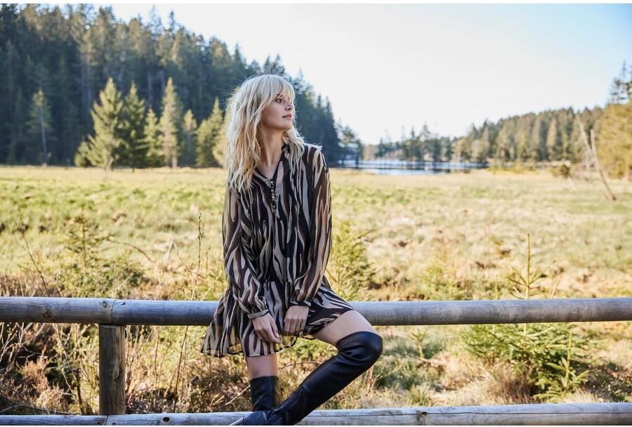 Aniston SELECTED Lange tuniek met stofbedekte knopen en bies - Foto 2