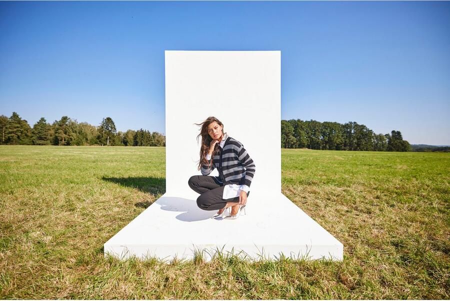 Aniston SELECTED Overhemdblouse met uitzonderlijke oversized snit - Foto 10