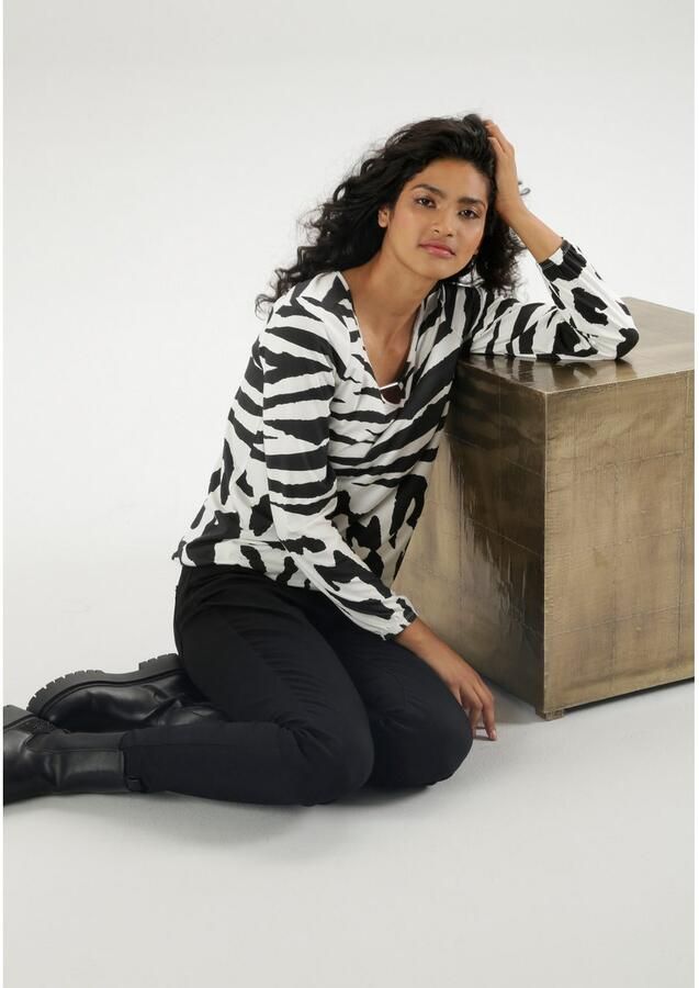 Aniston SELECTED Shirt met lange mouwen met cut-out sieraandeel en animal-prints - Foto 4