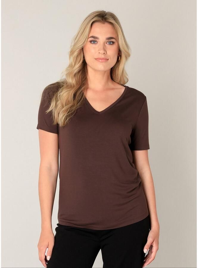 Base Level T-shirt Yanic met v-hals