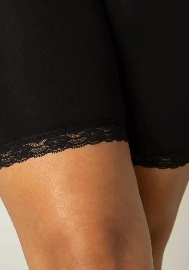 Base Level Curvy Fietsbroekje AVA met kanten randje - Foto 8