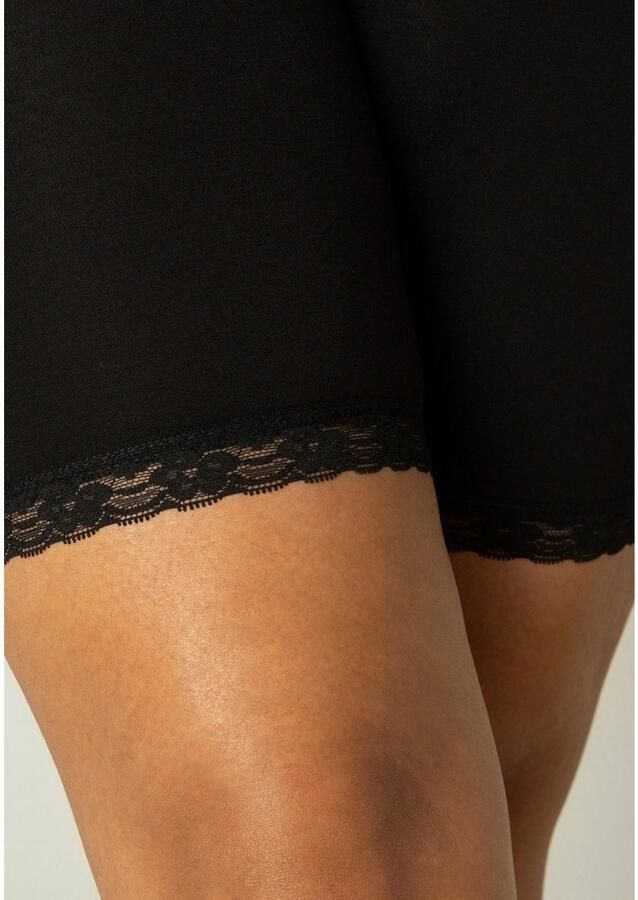 Base Level Curvy Fietsbroekje met decoratieve kant (set 2-delig) - Foto 2