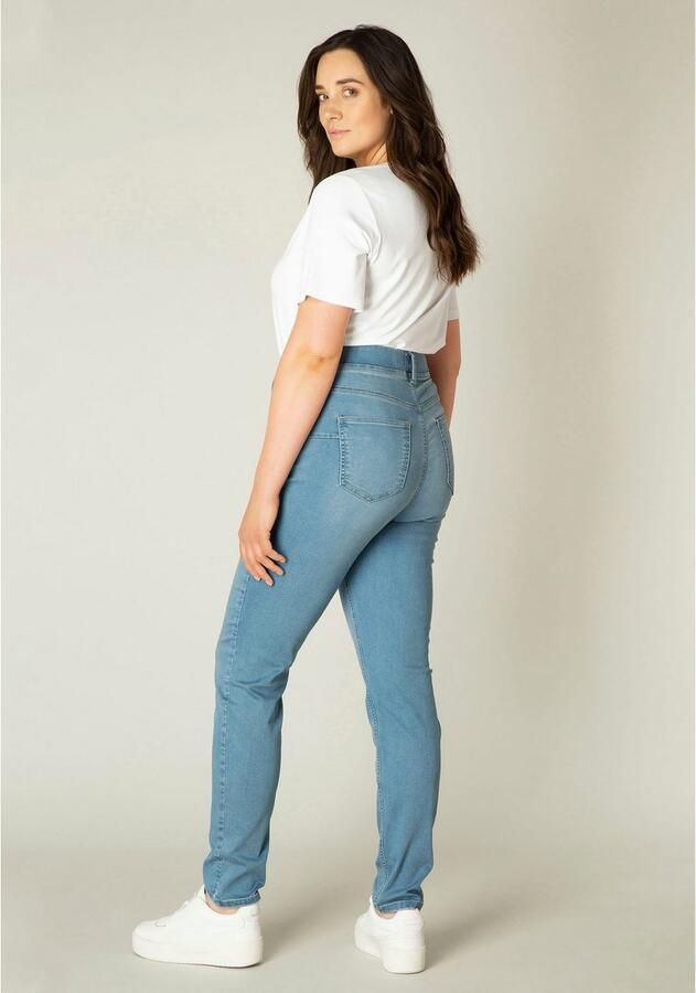 Base Level Curvy Jeggings TESSA met gesuggereerde insteekzakken en stretchpercentage - Foto 4