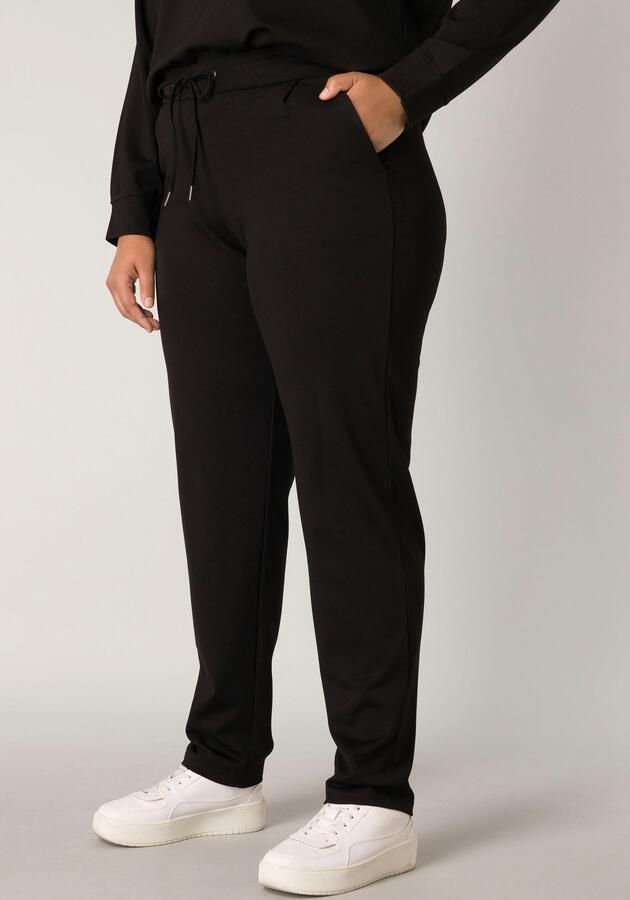 Base Level Curvy slim fit sweatpants Yoanna zwart