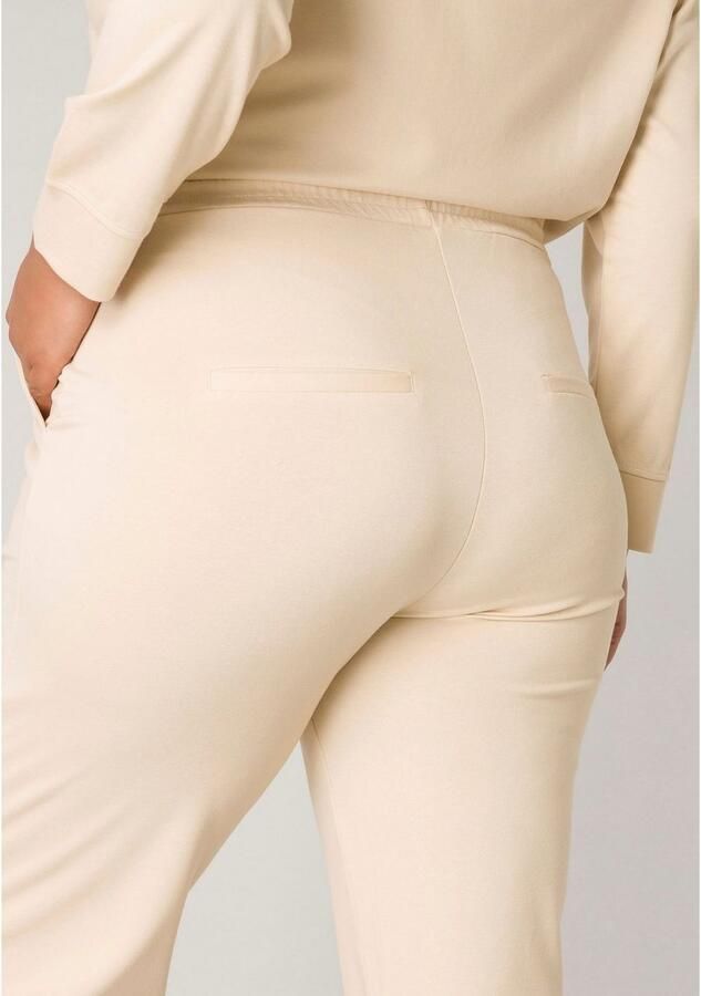 Base Level Curvy slim fit joggingbroek Yoanna beige - Foto 3