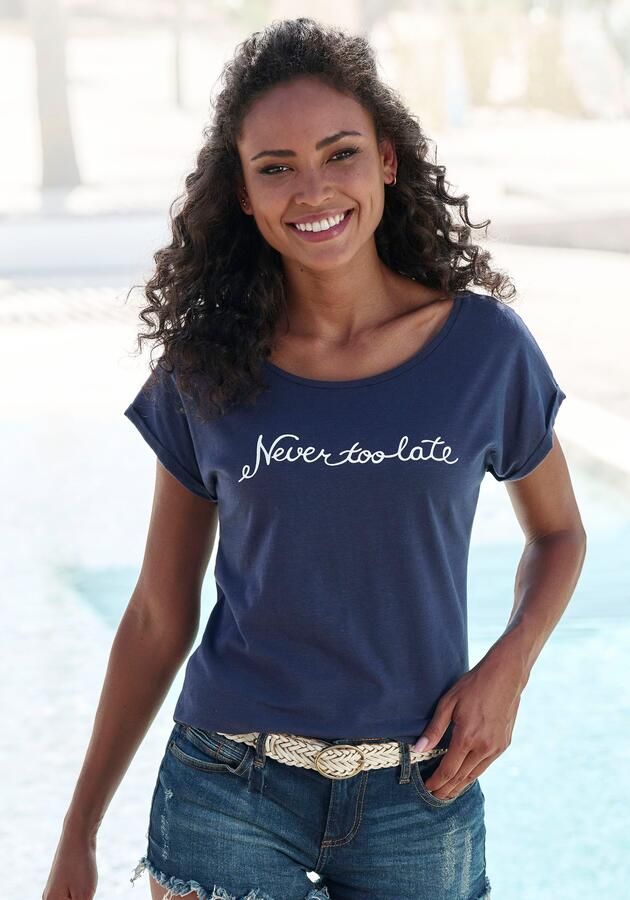 Beachtime T-shirt Met frontprint "Never too late" - Foto 5