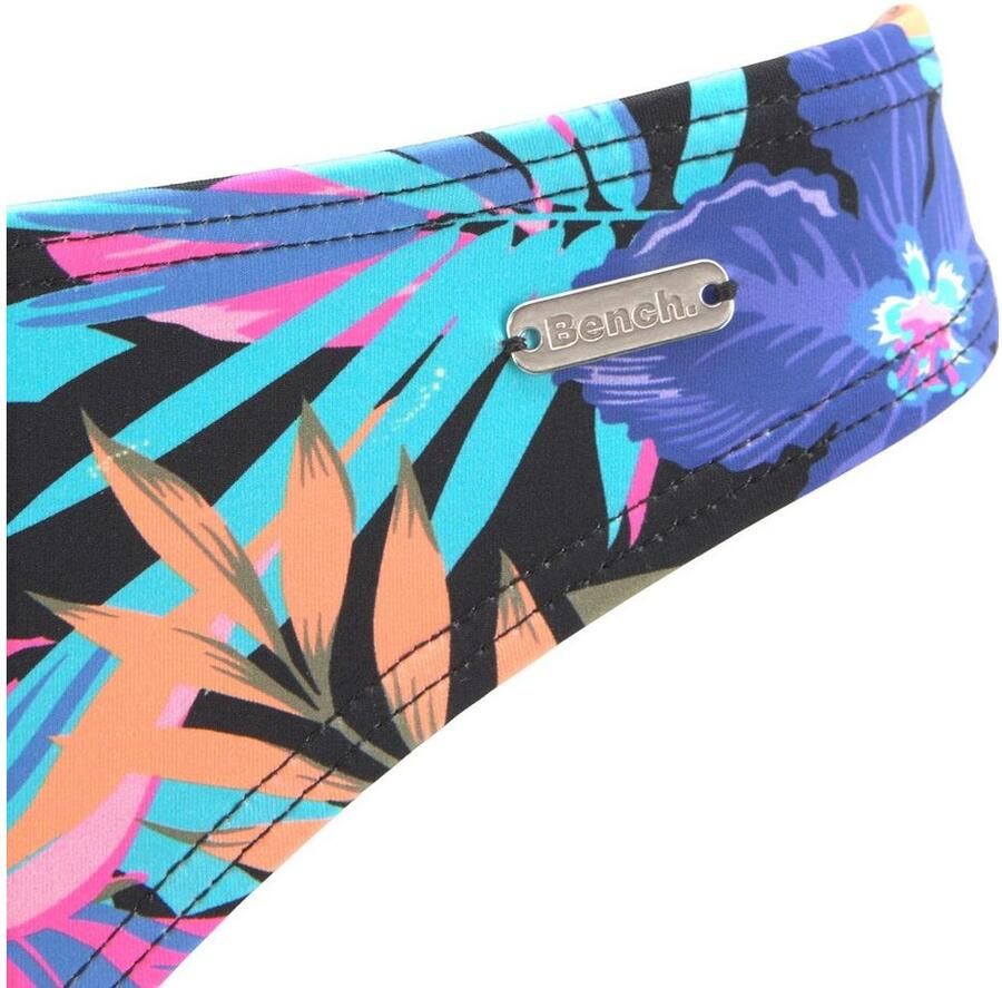 Bench. Bikinibroekje Pitch in klassieke belijning