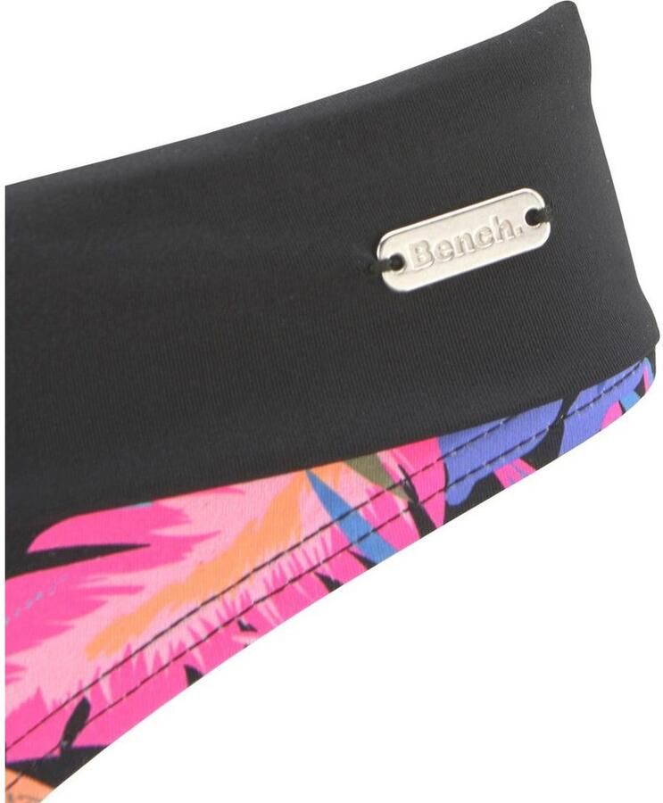 Bench. Bikinibroekje Pitch Omslag aan de broek