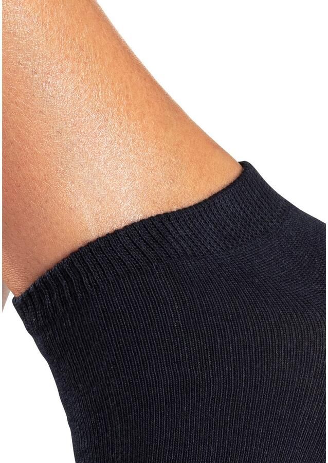 Bench. Sneakersokken verpakt in de doos (blik 7 paar) - Foto 11