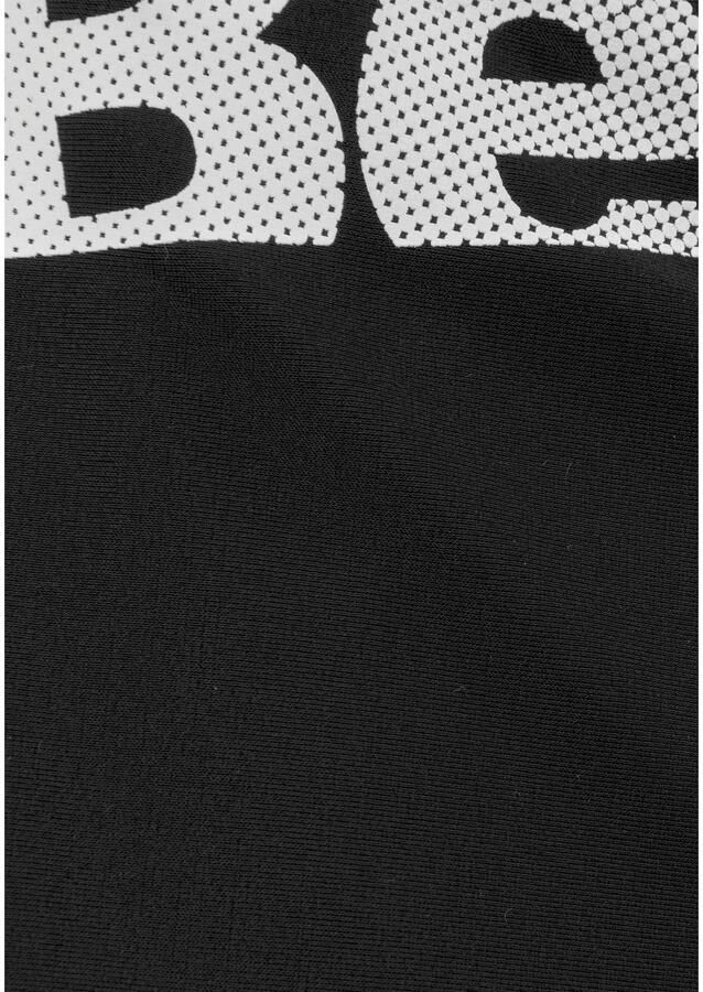 Bench. Zwemboxer met bench-opschrift