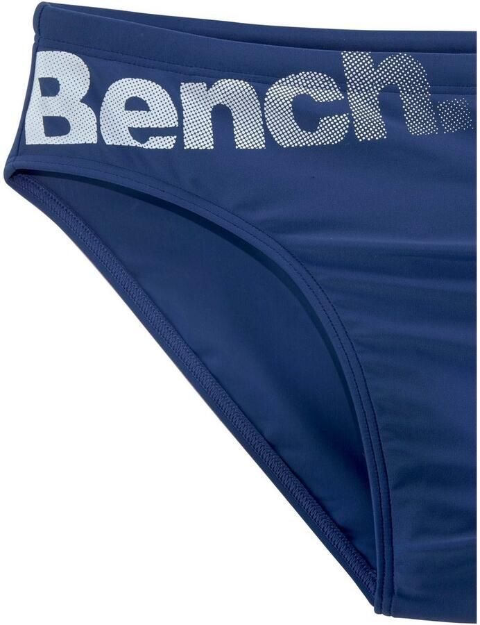 Bench. Zwembroek met bench-opschrift