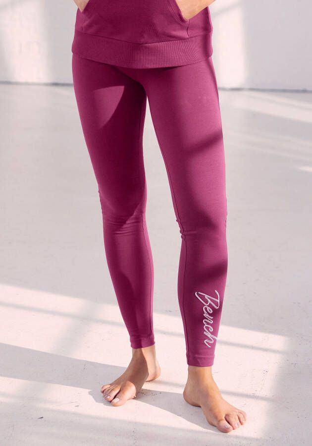 Bench. Loungewear Legging met glinsterend logoborduursel op het been