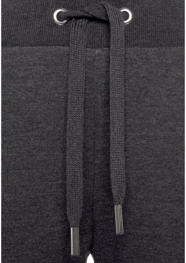 Bench. Loungewear Relaxbroek -loungebroek sweatbroek met glanzende logo-borduurwerk loungewear loungepak - Foto 1