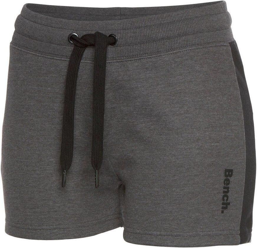 Bench. Loungewear Relaxshorts met zijstrepen loungewear