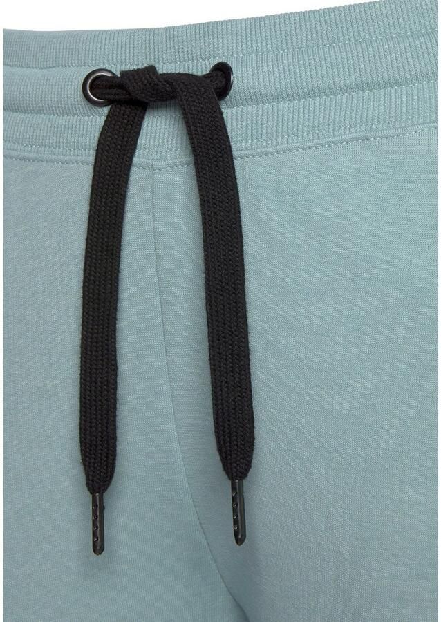 Bench. Loungewear Sweatbroek met zijstrepen en smalle pijpen loungepak