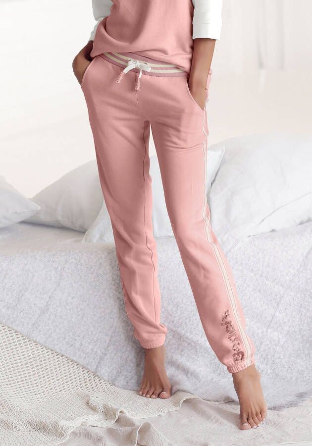 Bench. Relaxbroek met gestreepte tailleband en glansprint loungewear loungepak