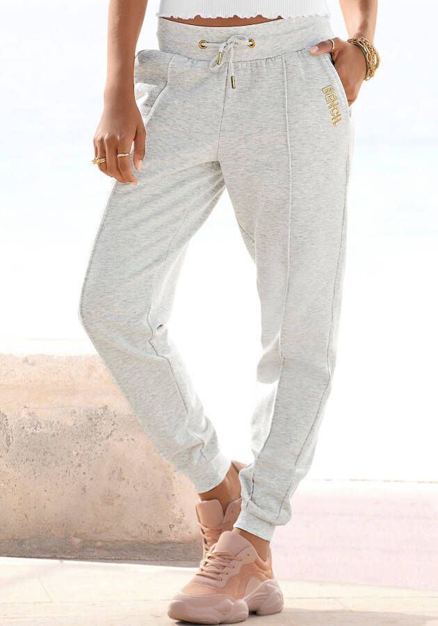Bench. Sweatbroek met logoborduursel