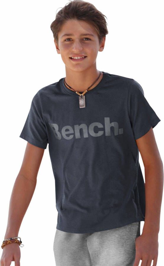 Bench. T-shirt Basic in gemêleerde look