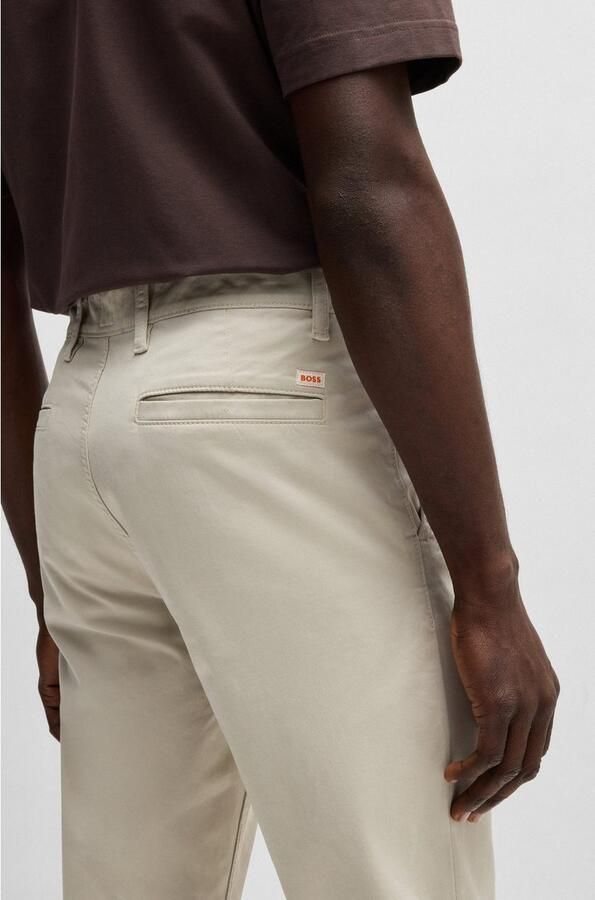 Boss Orange Chino TAPERED met boss-logo aan de achterkant - Foto 10