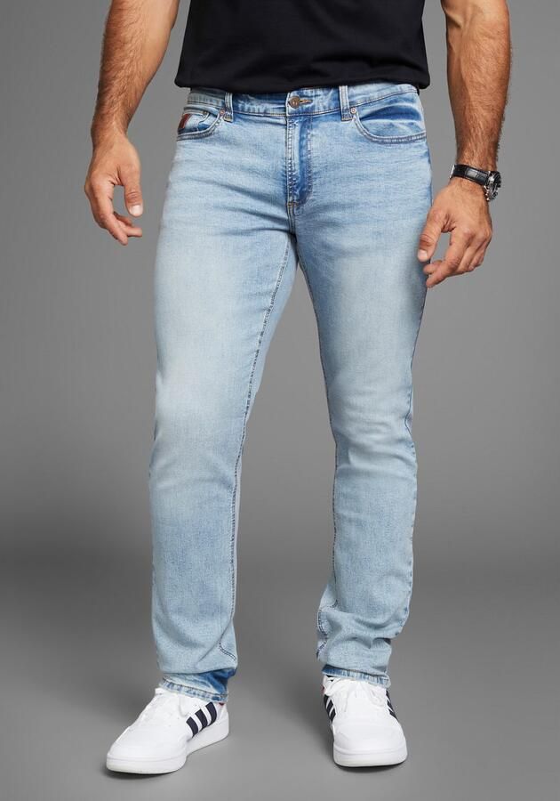 Bruno Banani Straight jeans Hutch rechte broekspijpen gedeeltelijk met modieuze destroyed-effecten - Foto 7