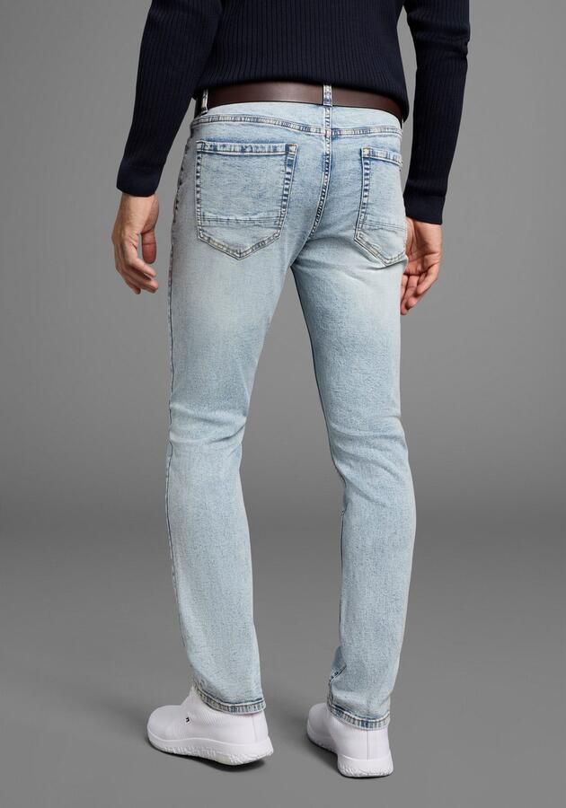 Bruno Banani Straight jeans Hutch rechte broekspijpen gedeeltelijk met modieuze destroyed-effecten - Foto 13