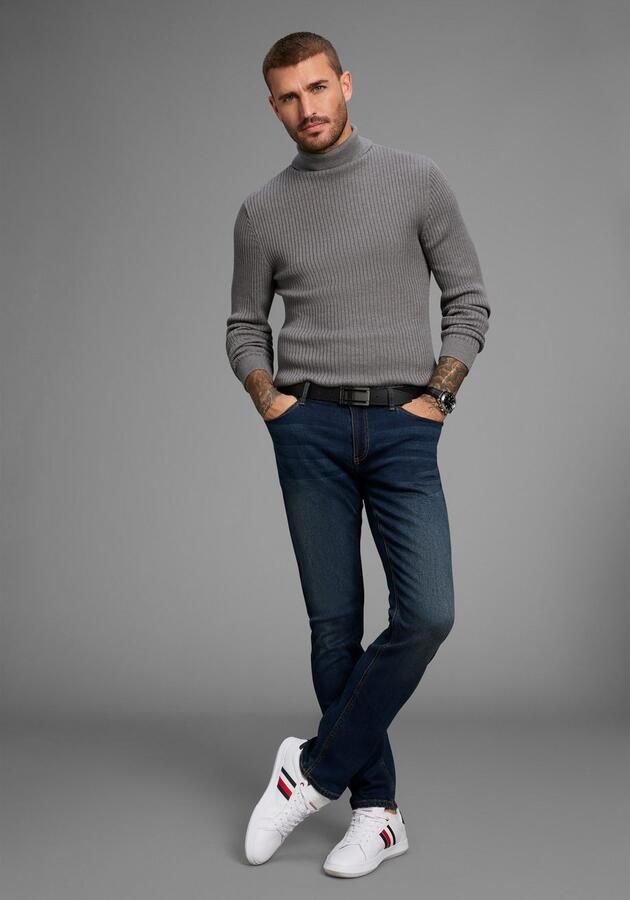 Bruno Banani Straight jeans Hutch rechte broekspijpen gedeeltelijk met modieuze destroyed-effecten - Foto 8