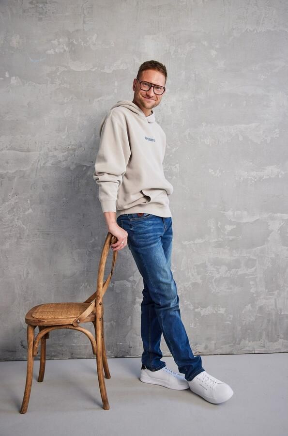 Bruno Banani Straight jeans Hutch rechte broekspijpen gedeeltelijk met modieuze destroyed-effecten - Foto 9