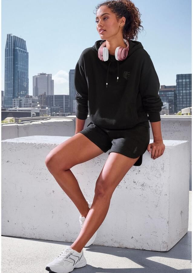 Buffalo Sweatshort met klein logoborduursel