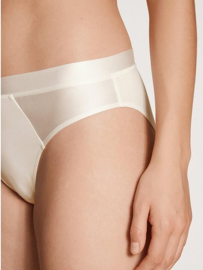 CALIDA Slip CATE glinsterende satijnen inzet vrouwelijke look single jersey elastisch - Foto 7