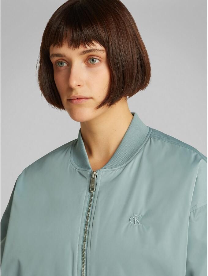 Calvin Klein Bomberjack LONG BOMBER met logo-opdruk tailleafsluiting versmald door elastiek - Foto 5