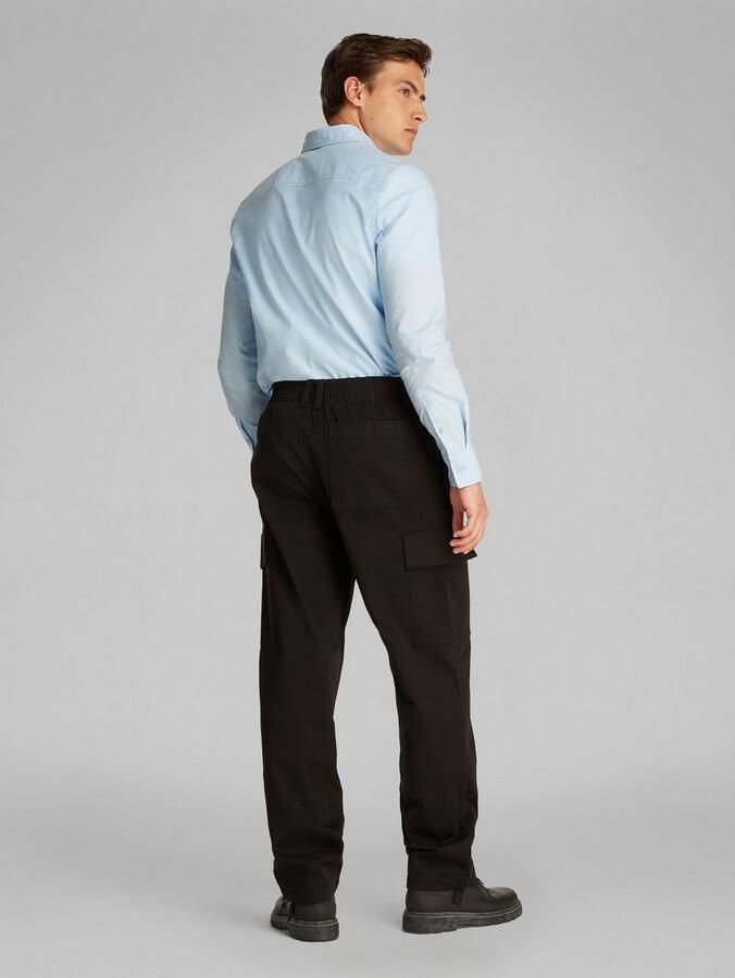 Calvin Klein Jeans Regular fit cargobroek met elastische band - Foto 3