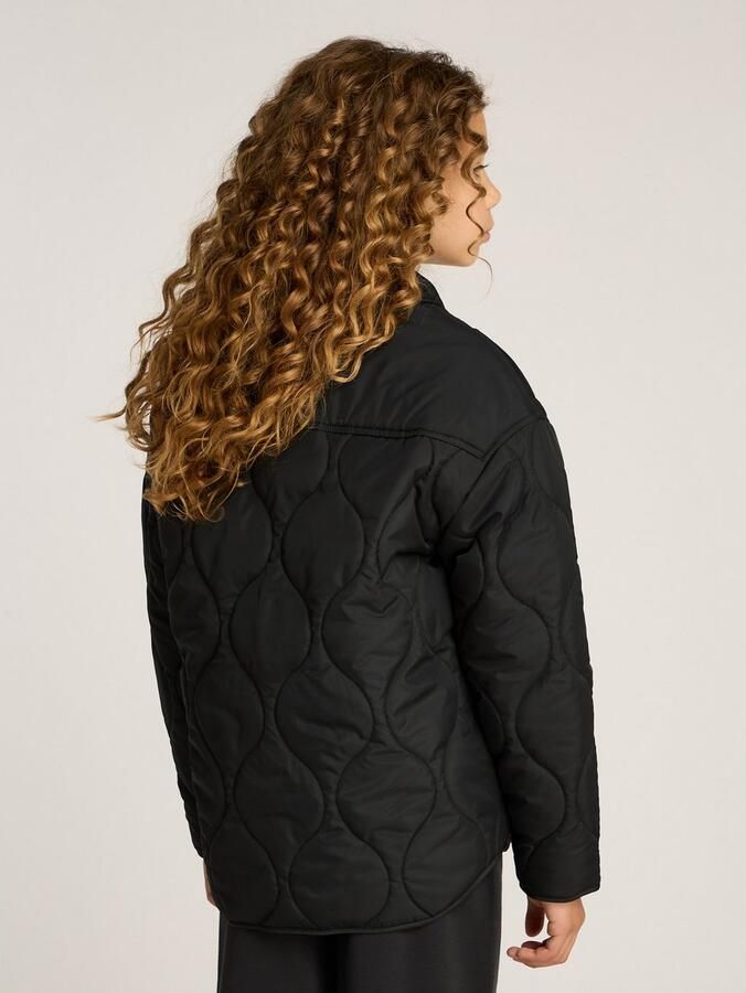 Calvin Klein Gewatteerde jas QUILTED OVERSHIRT voor kinderen tot 16 jaar met logo-opdruk - Foto 2