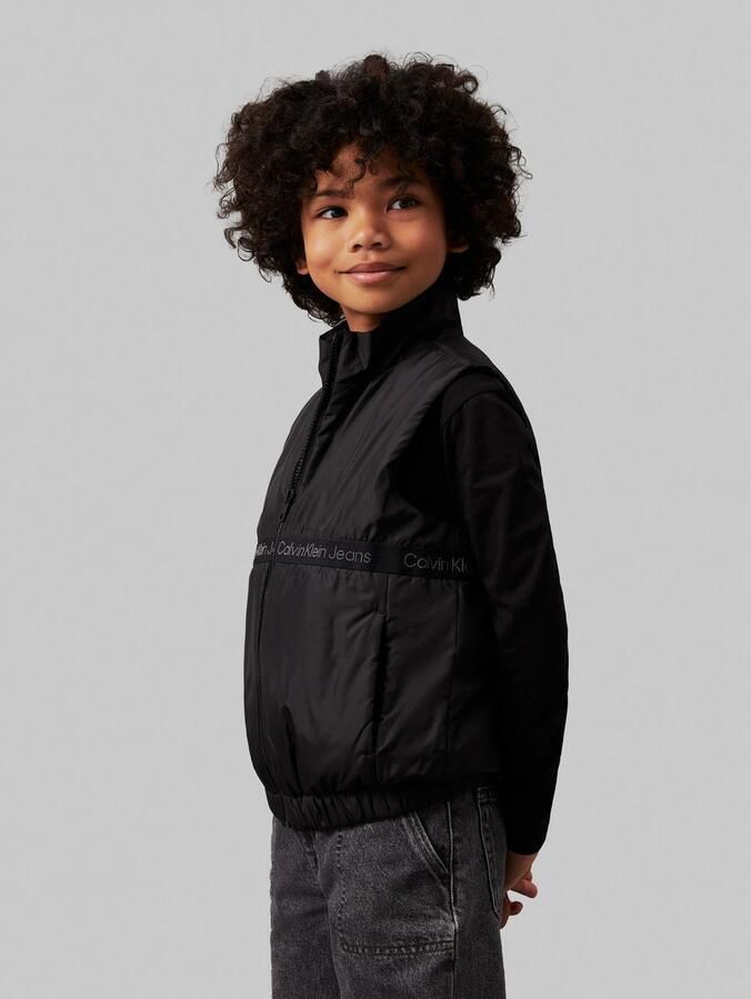 Calvin Klein Korte bodywarmer BOXY LIGHT PADDED TAPE VEST voor kinderen tot 16 jaar met merklabel - Foto 4