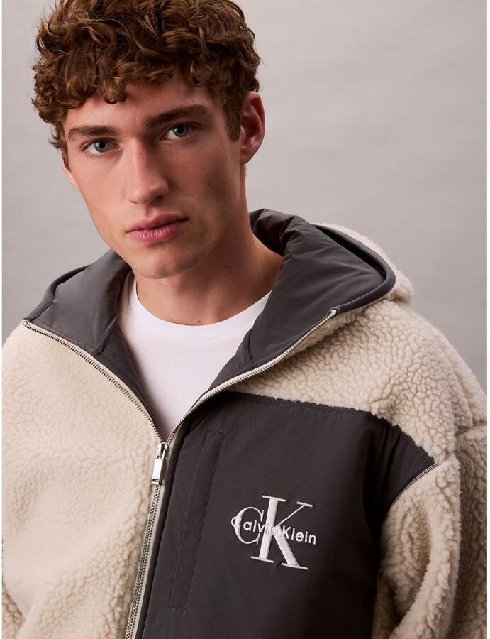 Calvin Klein Pluchen jack SHERPA FUNNEL NECK FULL ZIP HOOD