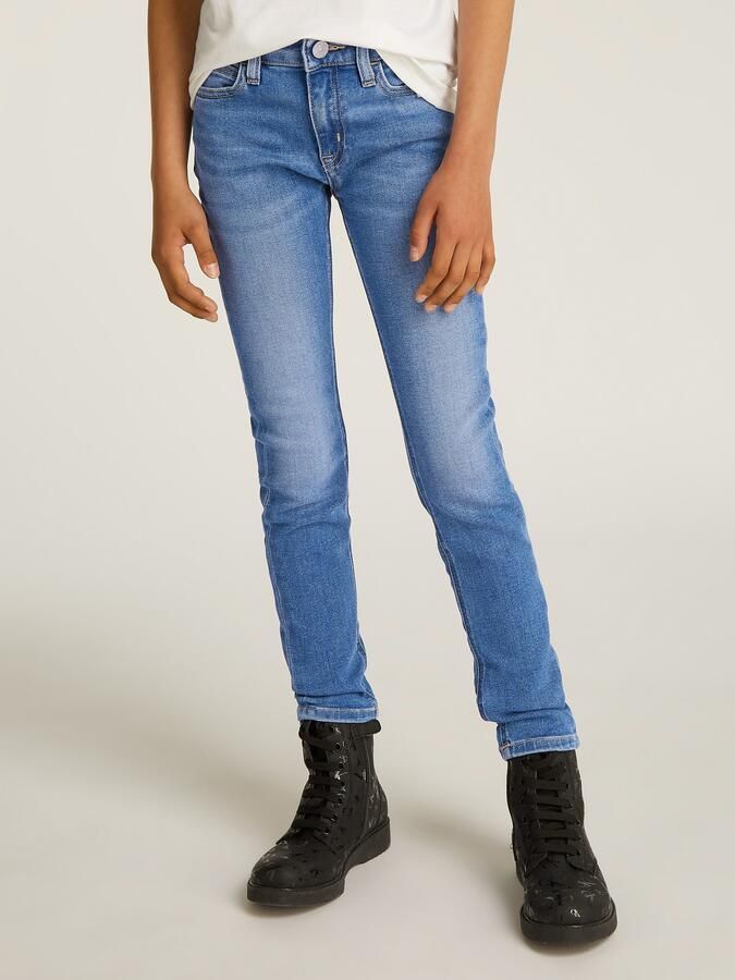 Calvin Klein Skinny fit jeans MR SKINNY ESS WASHED BLUE DENIM voor kinderen tot 16 jaar met logopatch - Foto 5