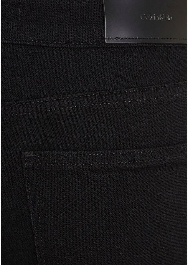 Calvin Klein Slim fit jeans MR SLIM SOFT BLACK met leren merklabel aan de achterkant van de tailleband - Foto 3
