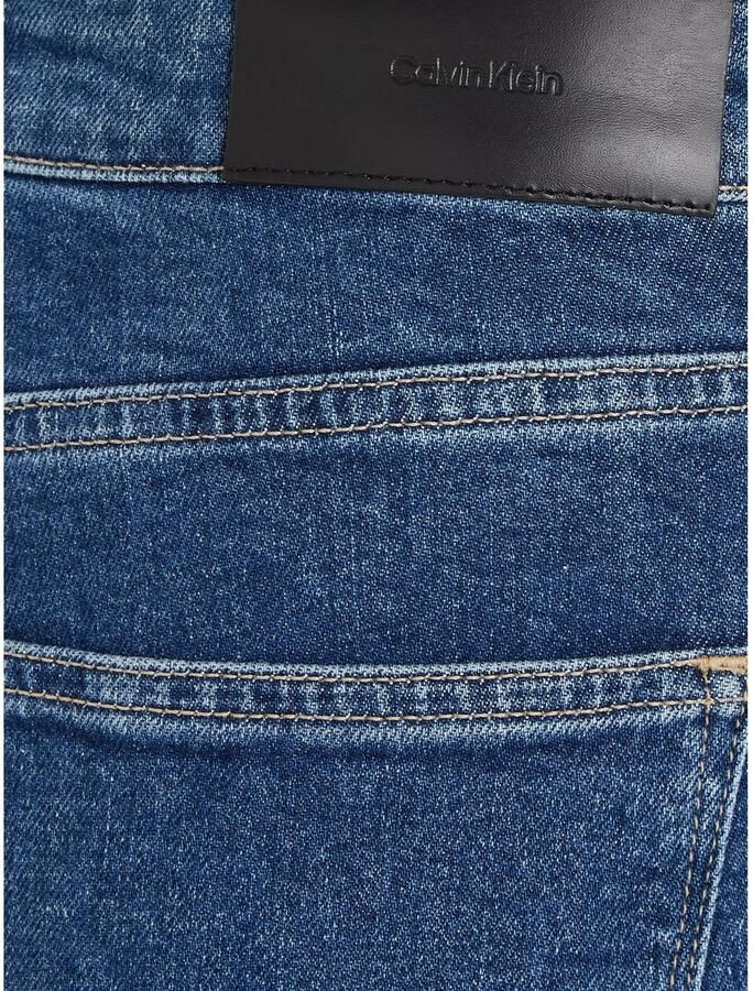 Calvin Klein Slim fit jeans MR SLIM SOFT BLACK met leren merklabel aan de achterkant van de tailleband - Foto 2