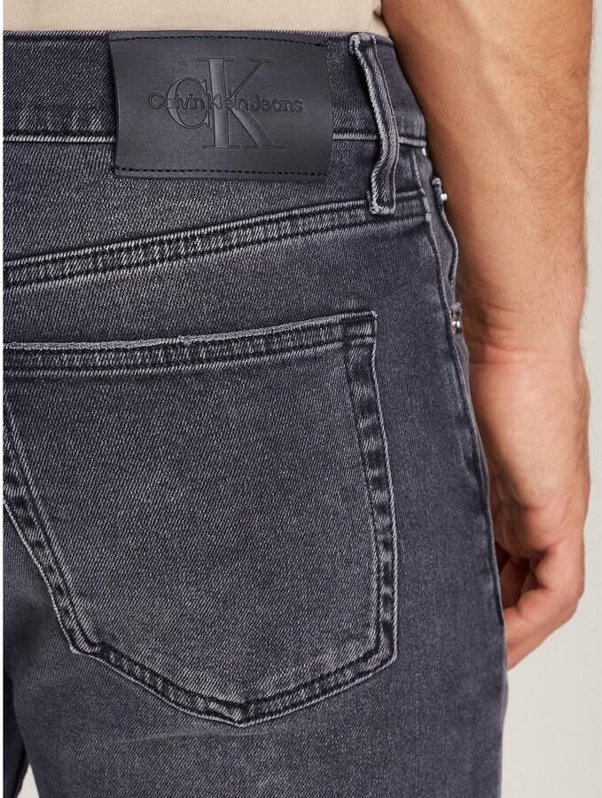 Calvin Klein Slim fit jeans SLIM TAPER Muntzakje logo borduursel
