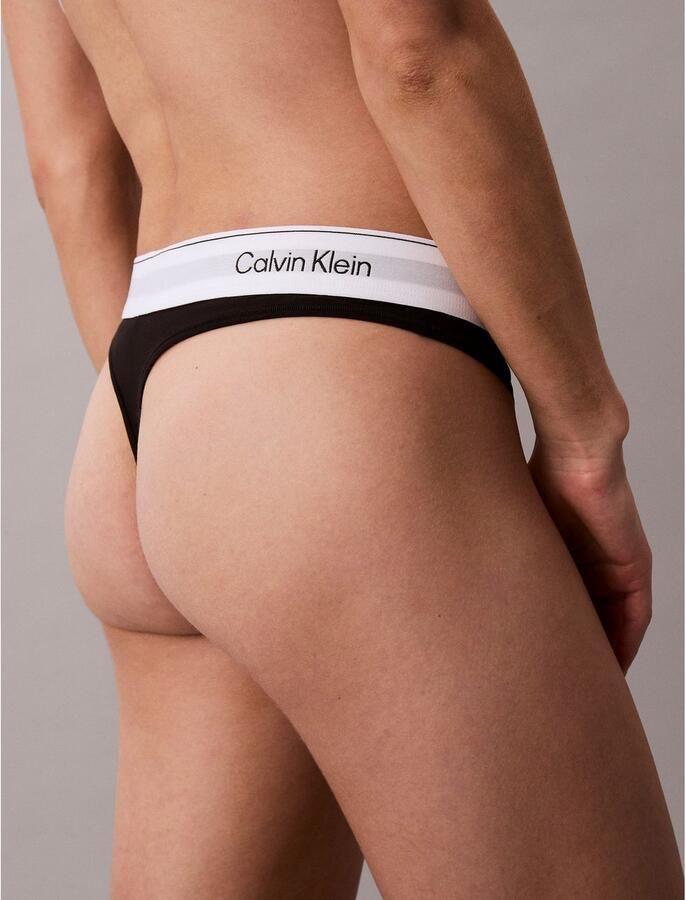 Calvin Klein Underwear String met elastische band met logo - Foto 2