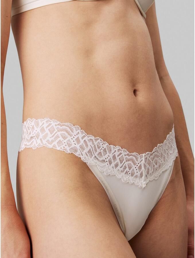 Calvin Klein Stringtanga THONG met kant op de band