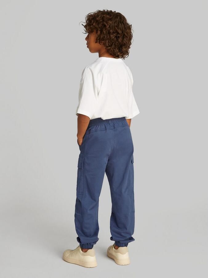Calvin Klein Sweatbroek ESSENTIAL WOVEN CARGO PANTS voor kinderen tot 16 jaar met logo-print - Foto 2