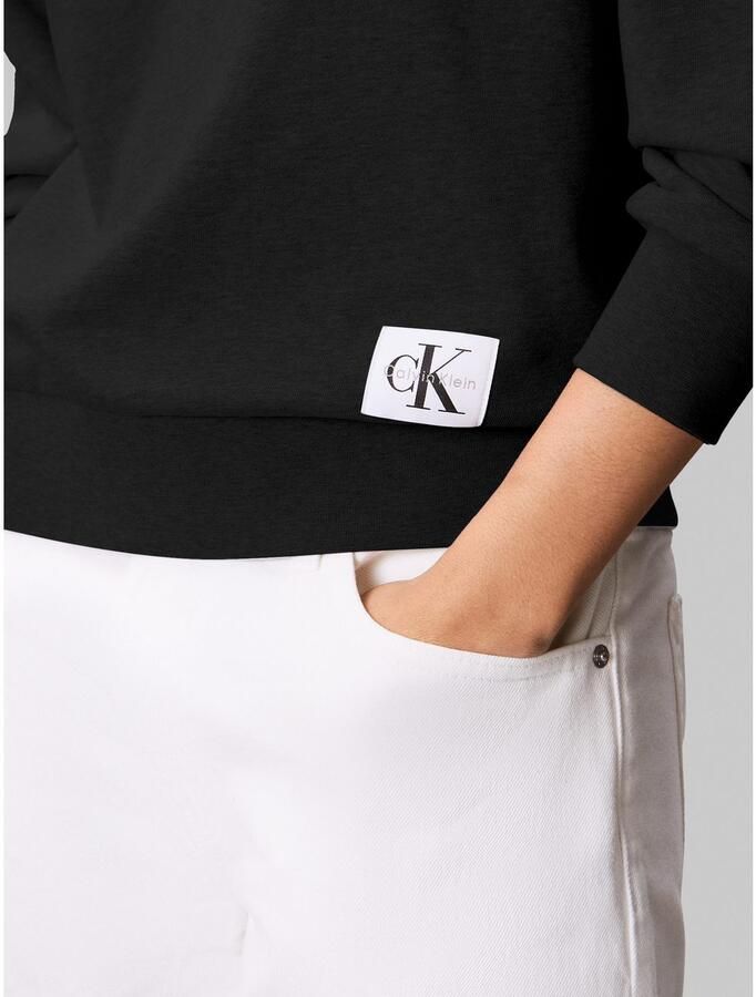 Calvin Klein Sweatshirt A- LS BADGE LOGO TERRY CREW NK - Foto 3